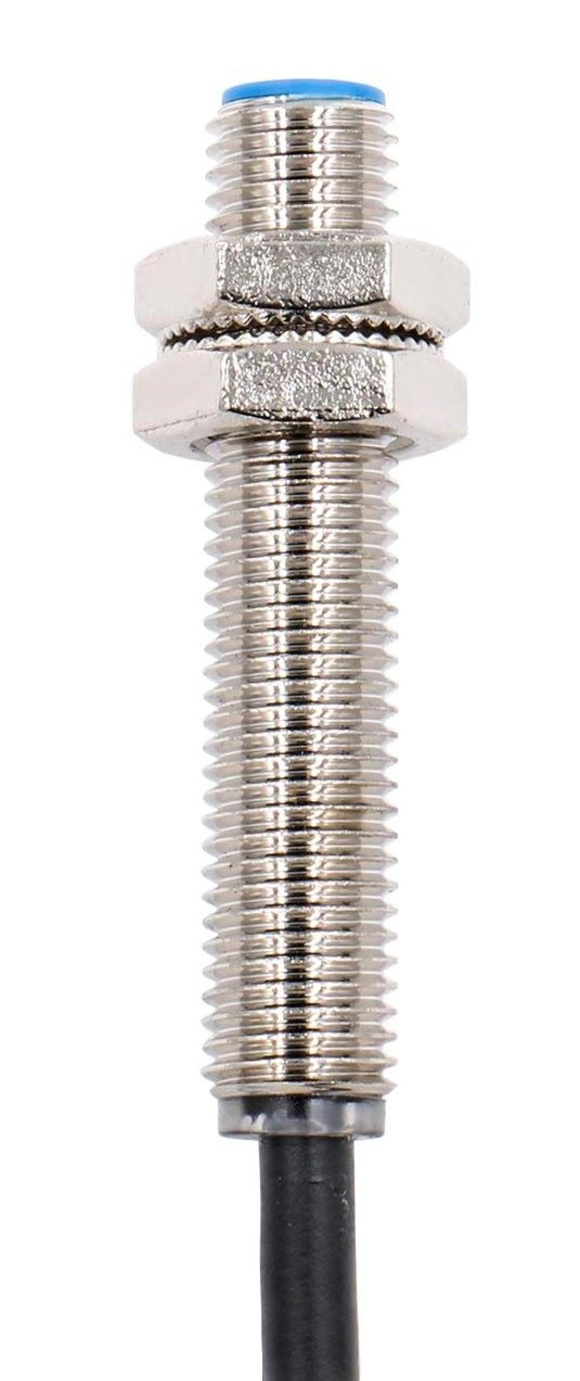 INDUCTIVO M8 // IS33