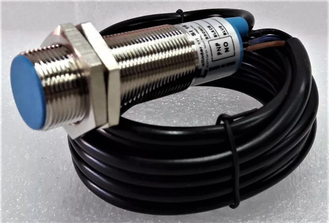 INDUCTIVO M18 // IS44