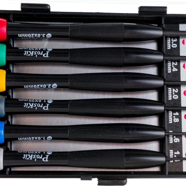 SET DE DESTORNILLADORES // 8PK-2062