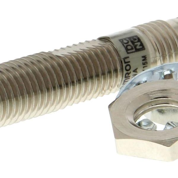 INDUCTIVO M8 // E2E-X1R5F1-M3