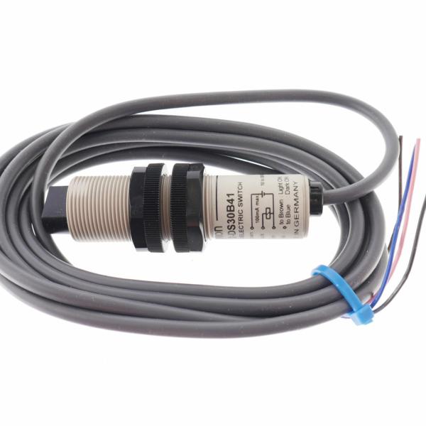 OPTICO M18 // E3F2-DS30B41-2M