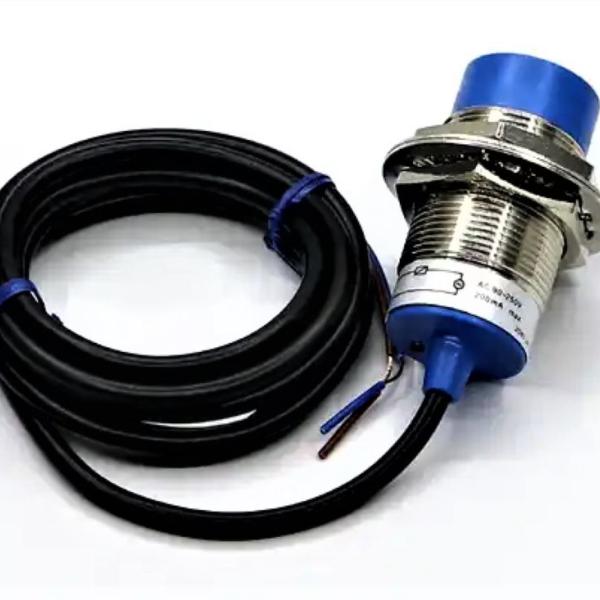 INDUCTIVO M30 // IS21D