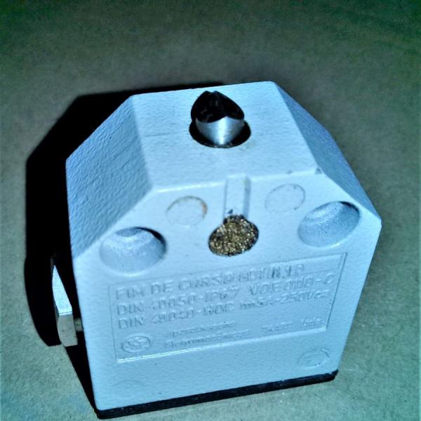 INTERRUPTOR A LEVAS // LQ1D1P