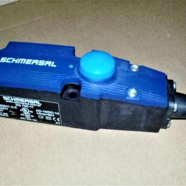 INTERRUPTOR DE TIRO // ZQ700-11